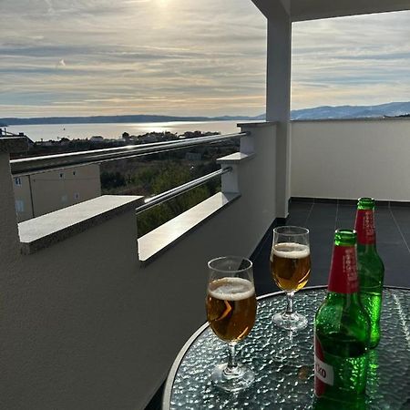 Apartment Marko With A Beautiful View Of The Sea Kaštel Sućurac エクステリア 写真
