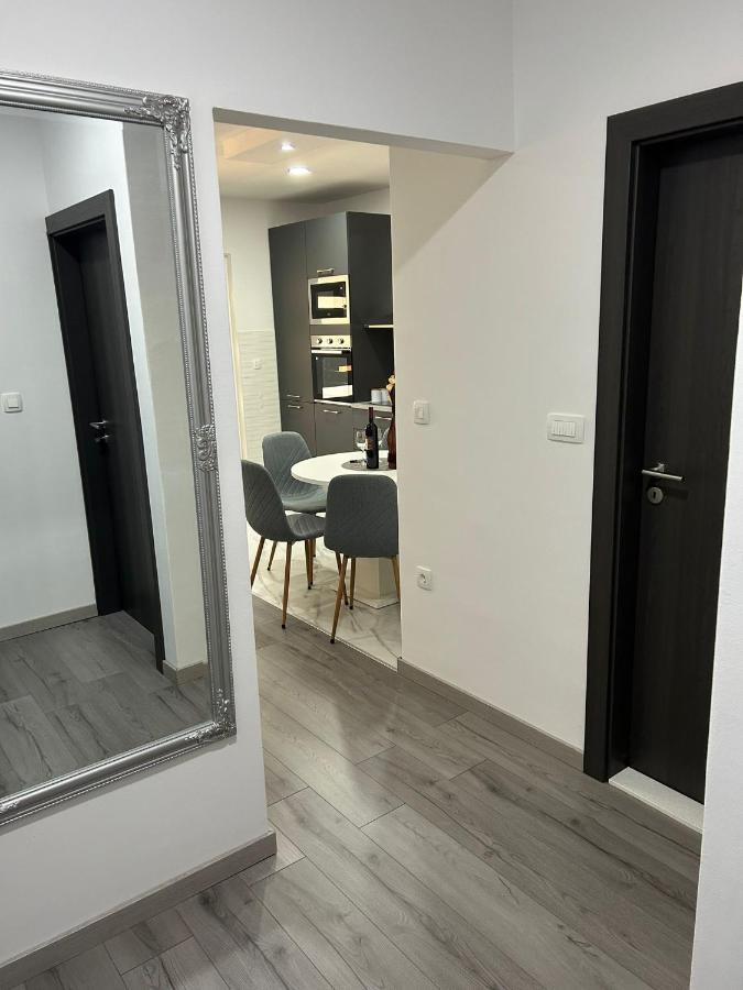 Apartment Marko With A Beautiful View Of The Sea Kaštel Sućurac エクステリア 写真