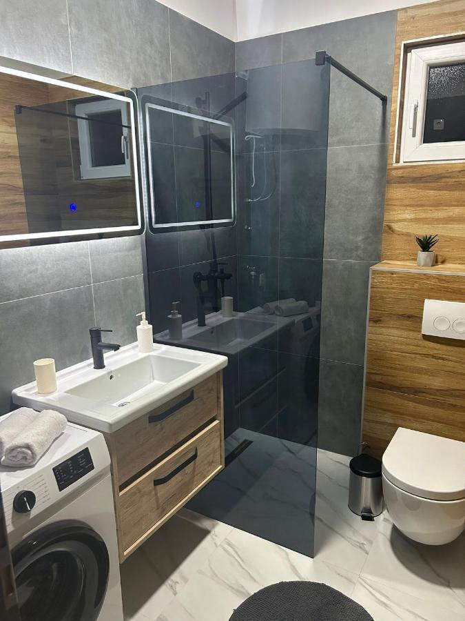 Apartment Marko With A Beautiful View Of The Sea Kaštel Sućurac エクステリア 写真