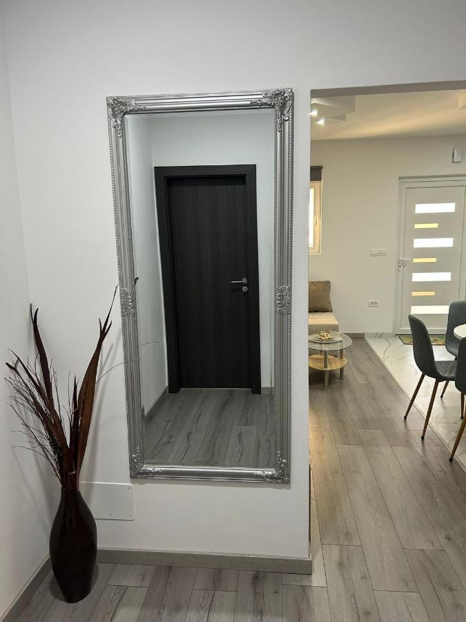 Apartment Marko With A Beautiful View Of The Sea Kaštel Sućurac エクステリア 写真